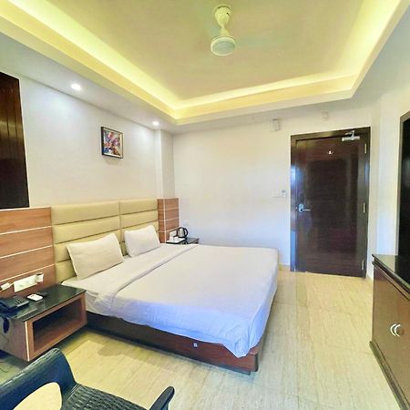 Puri Hotel G R P Puri, A Premier Beachfront Luxury Hotel Sea Beach And Temple Fully Air Conditioned Hotel With Lift-Wifi-Parking And Swimming-Pool, Breakfast Included, Best Hotel In Puri Exterior photo