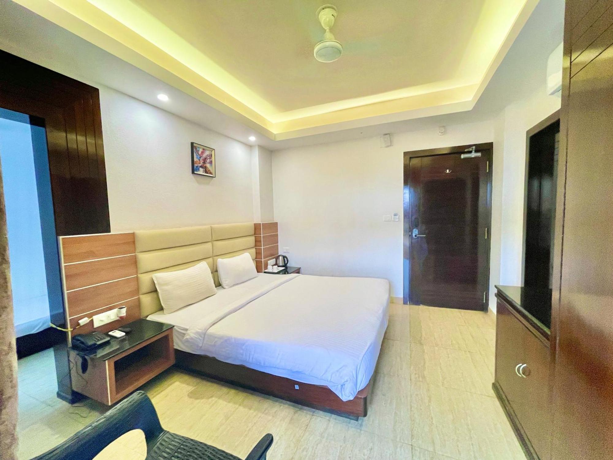 Puri Hotel G R P Puri, A Premier Beachfront Luxury Hotel Sea Beach And Temple Fully Air Conditioned Hotel With Lift-Wifi-Parking And Swimming-Pool, Breakfast Included, Best Hotel In Puri Exterior photo